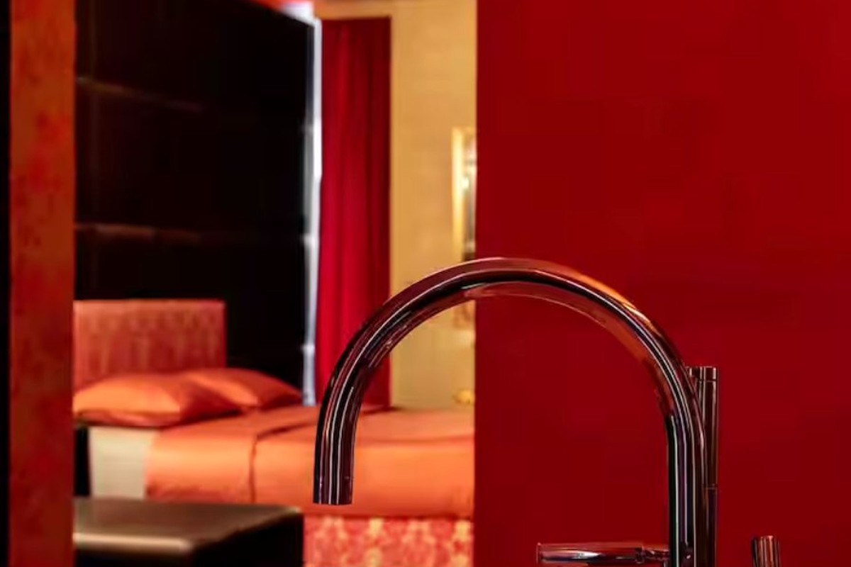 Shanghai Suite